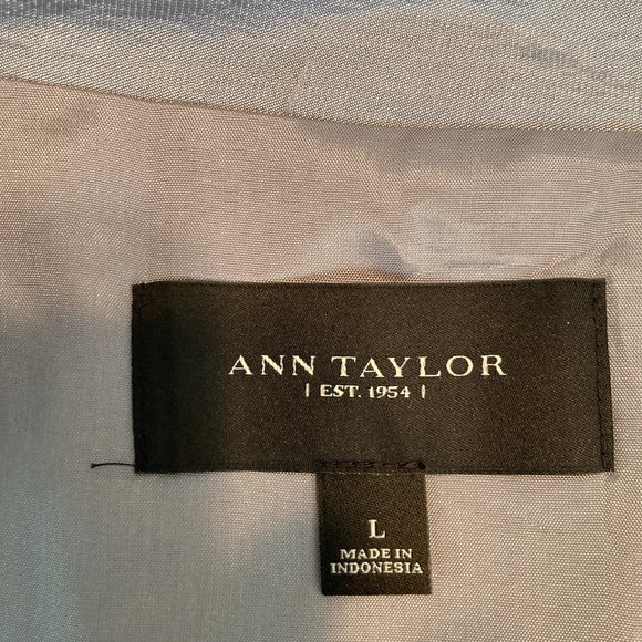 NWOT Ann Taylor Stylized Belted Trench Coat Lightweight - Picture 10 of 11